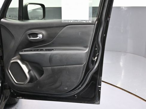 Used 2022 Jeep Renegade Latitude image 33