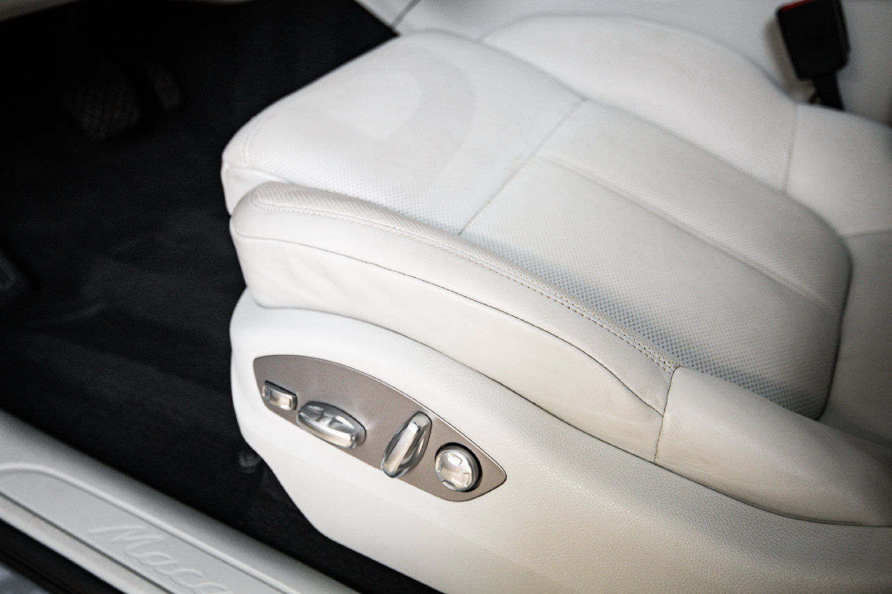 Certified 2023 Porsche Macan AWD/4WD image 14