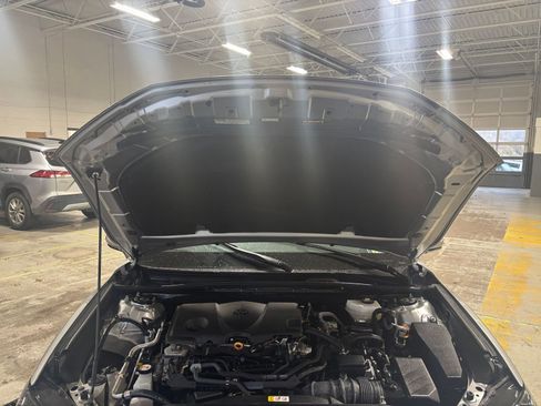 Used 2025 Toyota Camry LE image 32