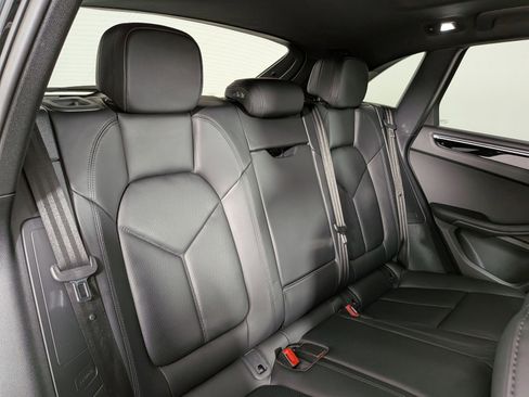 Certified 2024 Porsche Macan S AWD/4WD image 23