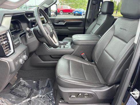Used 2025 GMC Sierra 2500 Denali w/ Technology Package AWD/4WD image 7