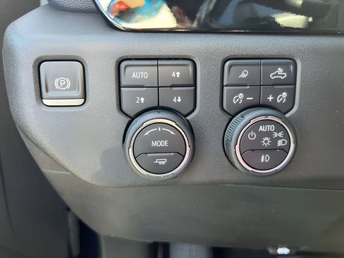 Certified 2022 Chevrolet Silverado 1500 High Country w/ High Country Premium Package image 18