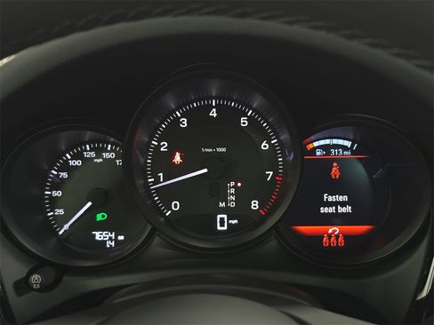 Certified 2025 Porsche Macan image 15