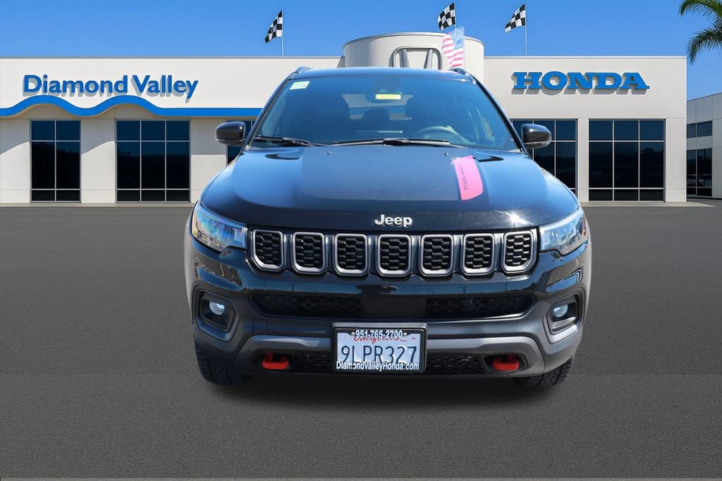 Used 2024 Jeep Compass Trailhawk AWD/4WD image 2