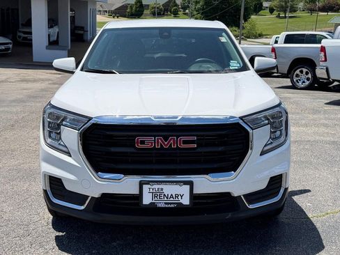 Used 2024 GMC Terrain SLE FWD image 11