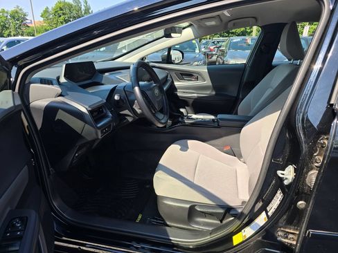 Used 2024 Toyota Prius LE AWD/4WD image 16