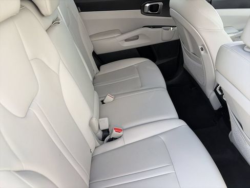 Certified 2024 Kia Sorento S w/ Panoramic Sunroof Package FWD image 12