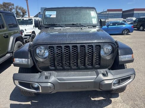 Used 2022 Jeep Gladiator Sport AWD/4WD image 2