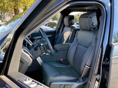 New 2026 Land Rover Discovery Limited Edition image 11