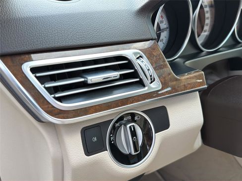 Used 2016 Mercedes-Benz E 350 4MATIC Wagon image 30