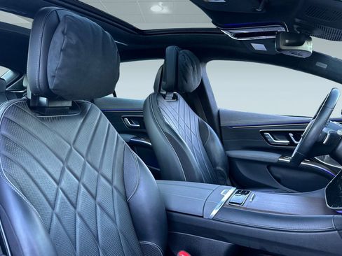 Certified 2022 Mercedes-Benz EQS 580 4MATIC Sedan image 33