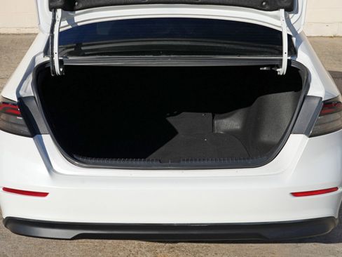 Used 2024 Honda Accord LX image 9