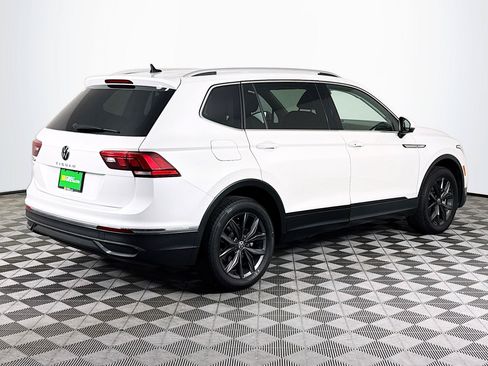Used 2023 Volkswagen Tiguan SE FWD image 8