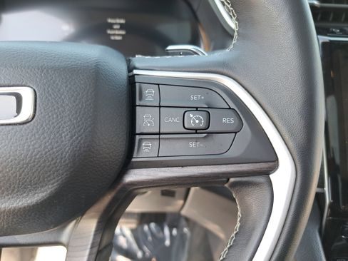 Used 2022 Jeep Grand Cherokee L Limited RWD image 21