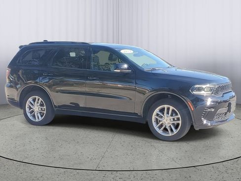 Used 2024 Dodge Durango GT image 2