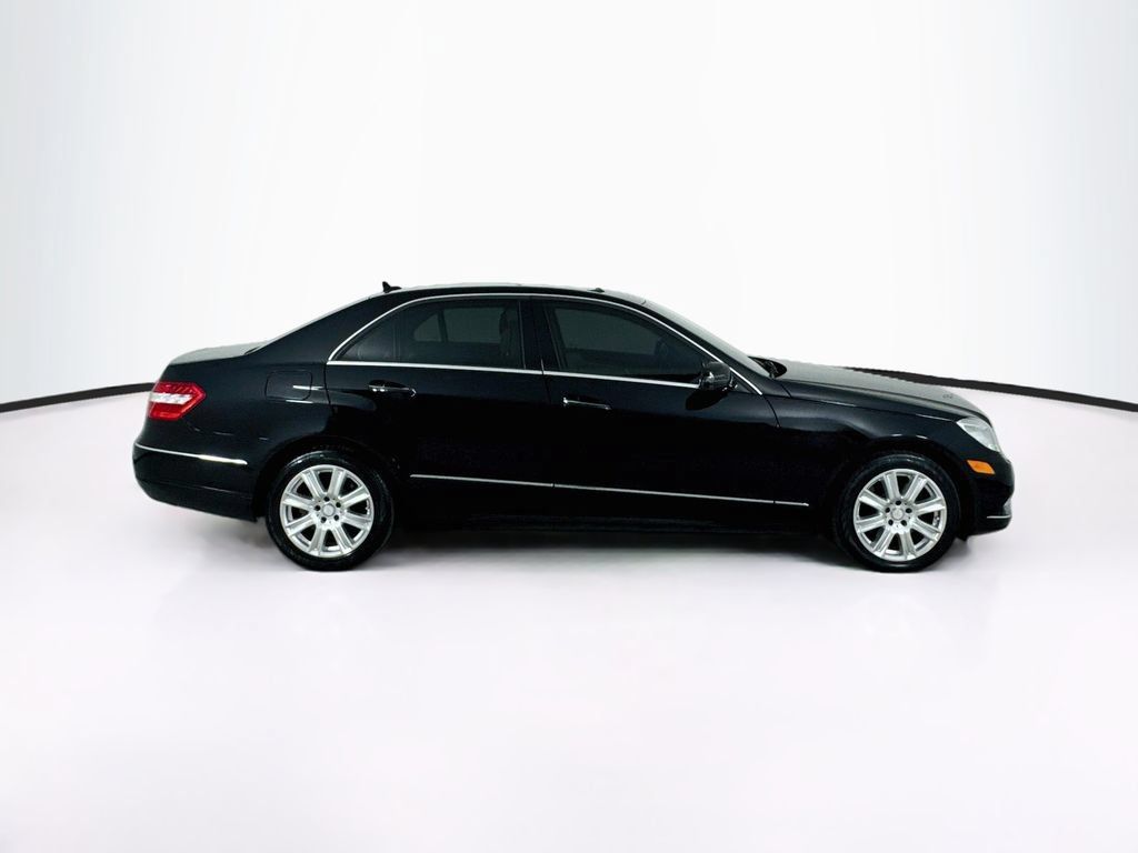 Used 2013 Mercedes-Benz E 350 4MATIC Sedan image 8