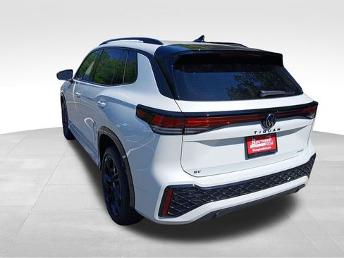 New 2026 Volkswagen Tiguan SE R-Line AWD/4WD image 3