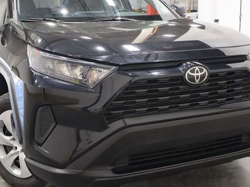 Used 2021 Toyota RAV4 LE image 40