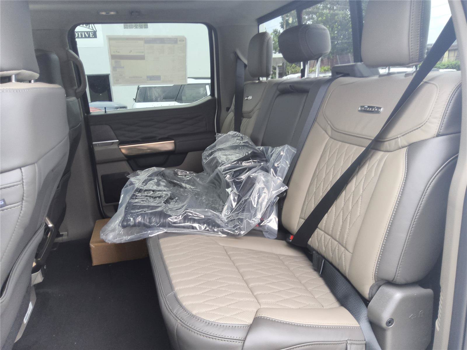 New 2027 Ford F250 Platinum w/ Platinum Plus Package AWD/4WD image 28