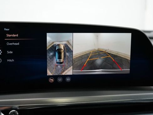 Used 2024 Cadillac Lyriq Luxury AWD/4WD image 18