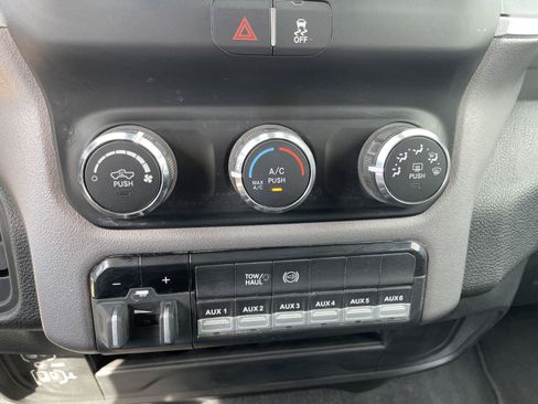 Used 2024 RAM 3500 SLT w/ Quick Order Package 2YG SLT AWD/4WD image 22