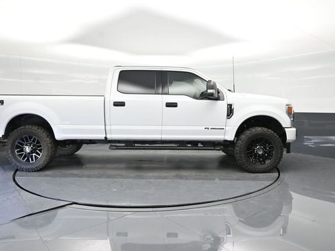 Used 2022 Ford F350 XLT w/ Black Appearance Package AWD/4WD image 11