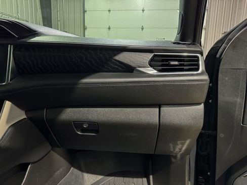 Used 2023 GMC Yukon Denali w/ Advanced Technology Package image 28