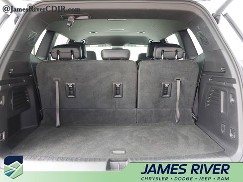 Used 2026 GMC Acadia Elevation w/ Elevation Premium Package image 15