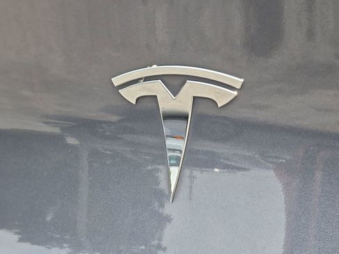Used 2022 Tesla Model Y Long Range AWD/4WD image 29