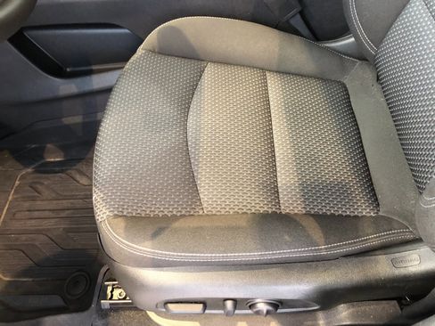 Used 2024 GMC Terrain SLE w/ Driver Convenience Package image 22