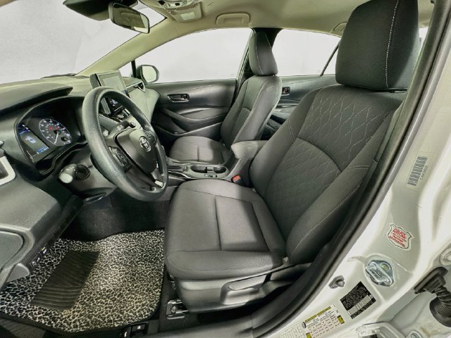 Used 2025 Toyota Corolla LE FWD image 24