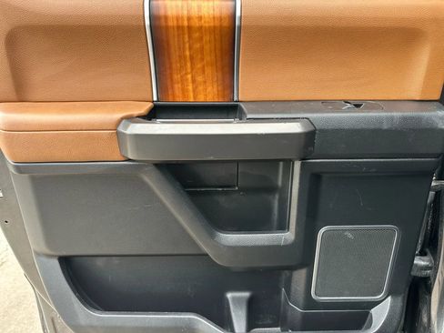 Used 2016 Ford F150 Limited w/ Trailer Tow Package image 11