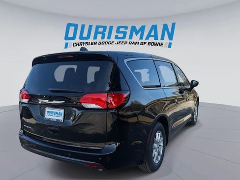 New 2026 Chrysler Voyager LX image 6