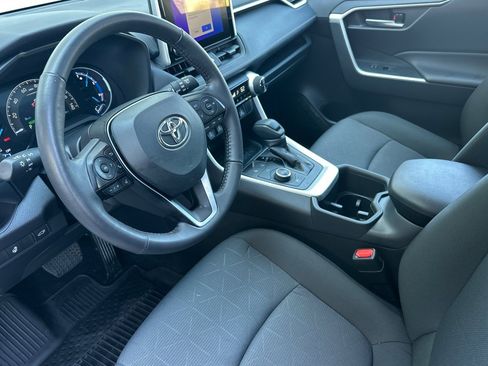 Certified 2025 Toyota RAV4 XLE w/ Convenience Package image 9