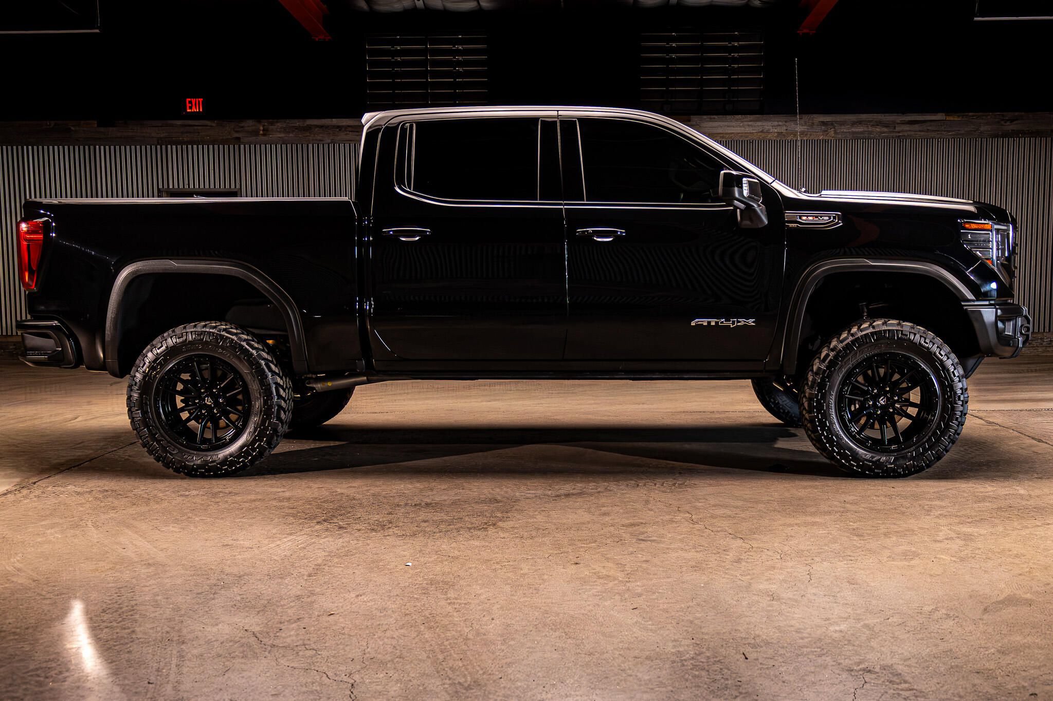 Used 2024 GMC Sierra 1500 AT4X AWD/4WD image 11