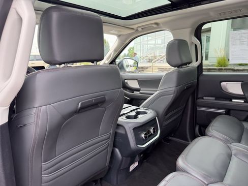 Certified 2025 Ford Expedition Active AWD/4WD image 15