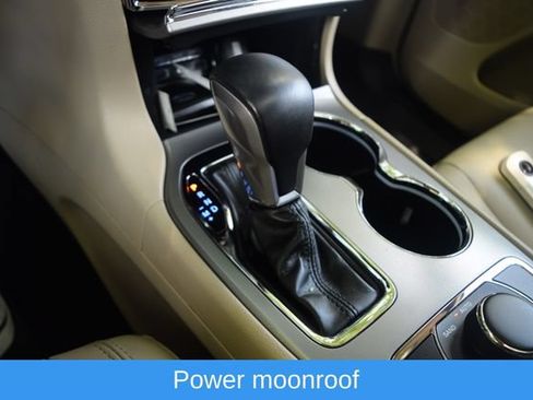 Used 2020 Jeep Grand Cherokee Limited AWD/4WD image 12