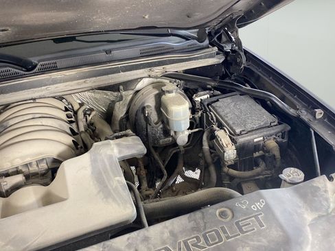 Used 2015 Chevrolet Suburban LT AWD/4WD image 49