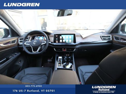 New 2026 Volkswagen Atlas SE image 3