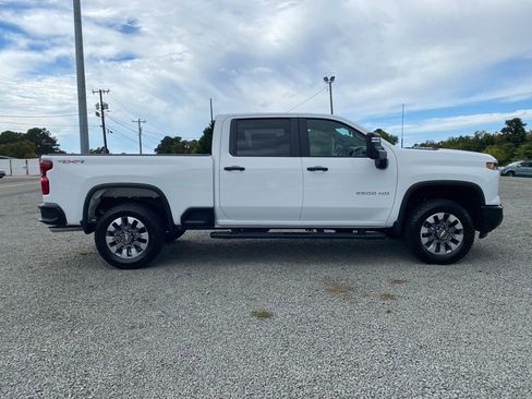 New 2026 Chevrolet Silverado 2500 Custom image 2