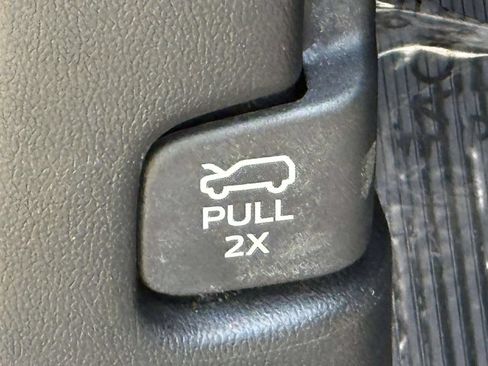 Used 2022 Ford Explorer Limited RWD image 29