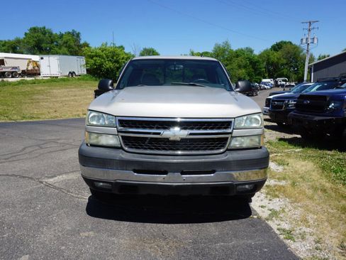 Used 2007 Chevrolet Silverado 2500 LT w/ Onstar Plus Package AWD/4WD image 9