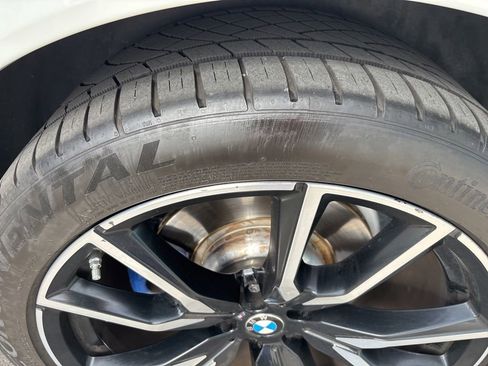 Used 2022 BMW X7 xDrive40i w/ M Sport Package image 16