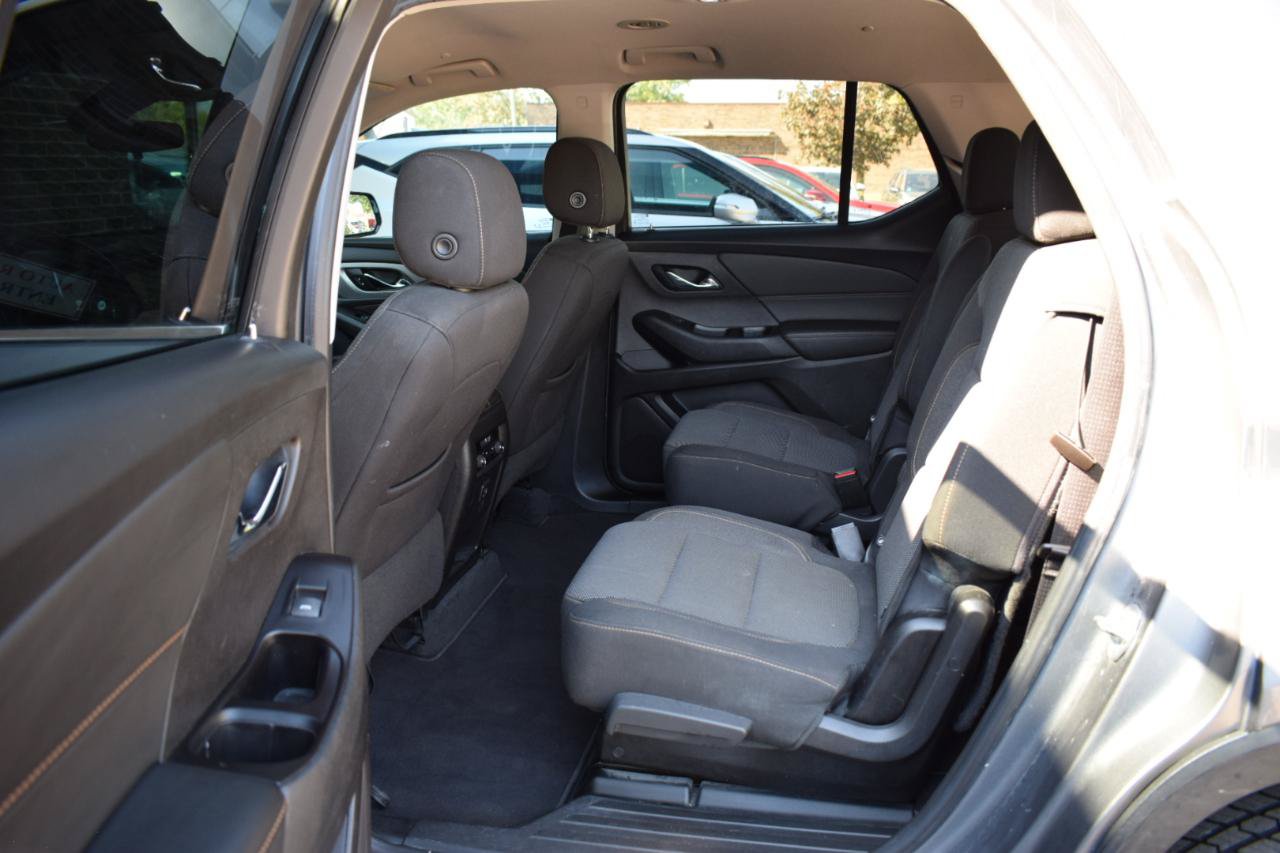 Used 2020 Chevrolet Traverse LT FWD image 37
