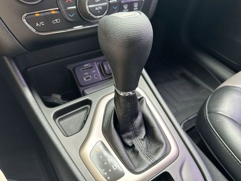 Used 2014 Jeep Cherokee Limited FWD image 18