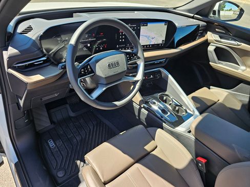 New 2025 Audi Q5 Premium Plus image 2