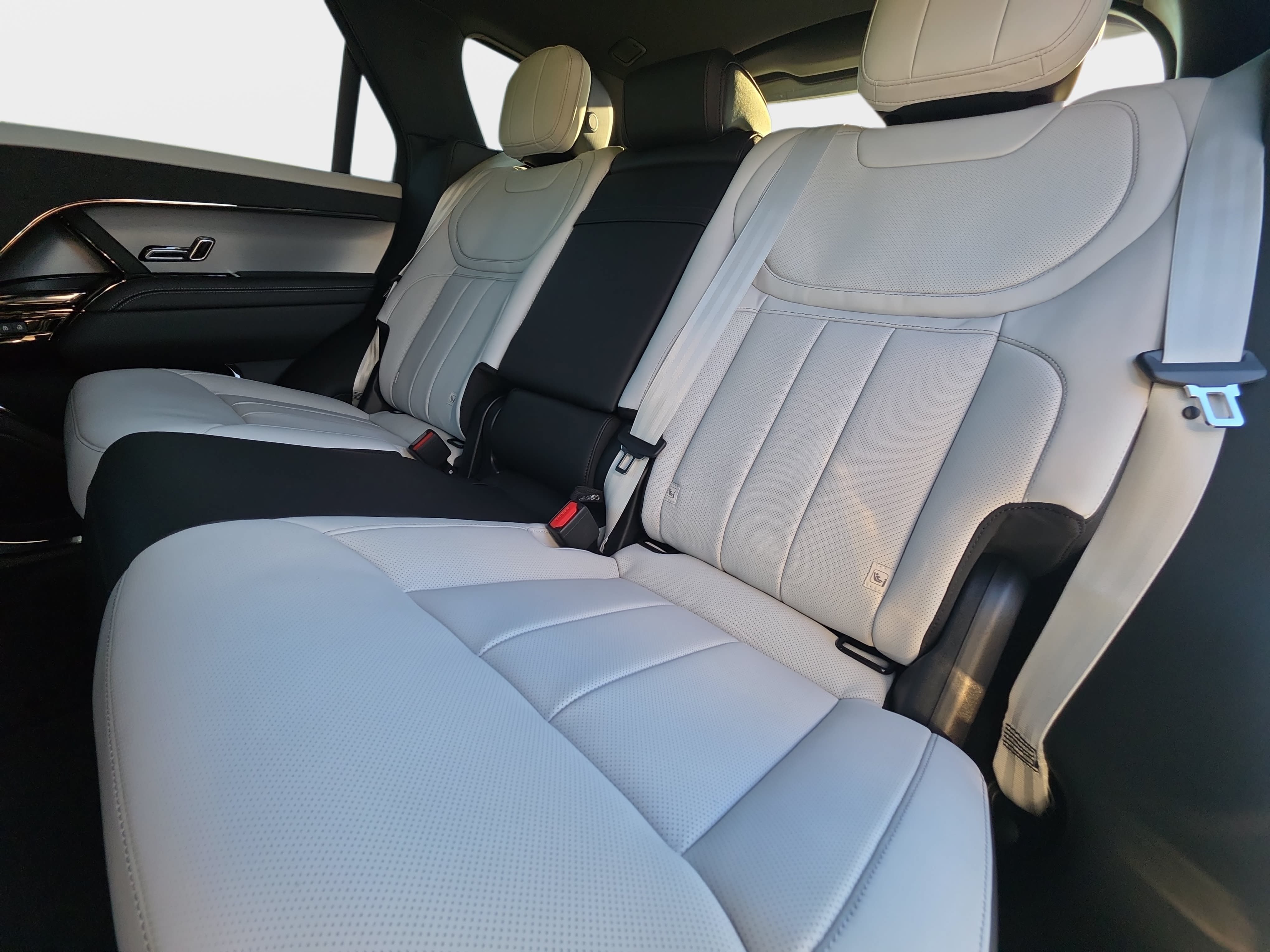 New 2027 Land Rover Range Rover Sport Dynamic SE AWD/4WD image 14