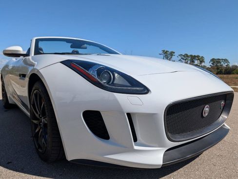 Used 2016 Jaguar F-TYPE Convertible image 11