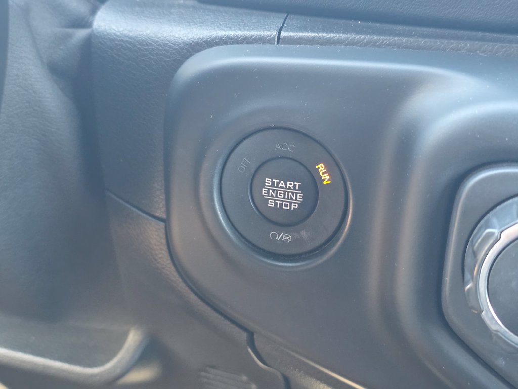 Used 2020 Jeep Wrangler Unlimited Sahara AWD/4WD image 34