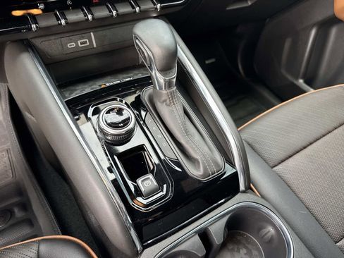 Used 2024 GMC Canyon AT4 w/ AT4 Premium Package image 24